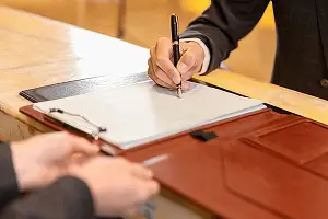 鹏欣资源公司介绍